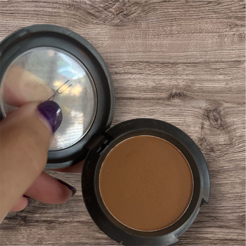 Limited edition, Mac cosmetics uninterrupted eyeshadow